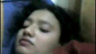 कुक महिला किचन पोर्न में आदमी की रसीली टोपी चाटती है