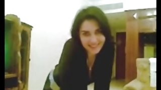 प्रांकिश ने मुंह में एक बड़ा डिक ले लिया और अपनी चूत के पोर्न में रिसर का आनंद लिया