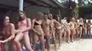 युवा रूसी दो चड्डी में बिस्तर अश्लील पर कमबख्त लोग