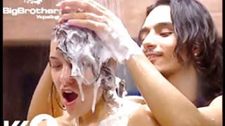 सुंदर समलैंगिकों स्नान में गड़बड़ एक दूसरे को उंगलियों अश्लील