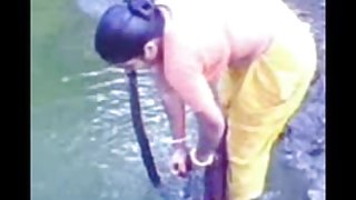 पैसे के लिए एक दोस्त ने अपने सबसे अच्छे दोस्त की लड़की की चुदाई की