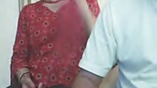 घाट पर, युवा साशा ने पिंगिंग पोर्न की व्यवस्था की